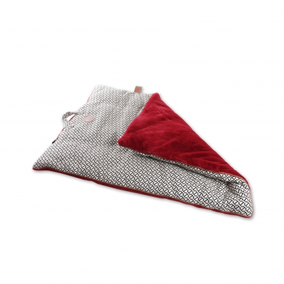 Plaid rouge pour chien - Avenue Montaigne 2